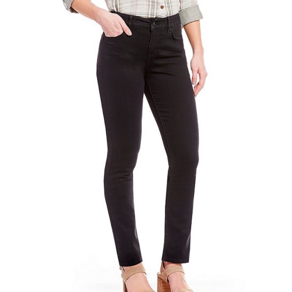 Code Bleu Jeans. - image 1